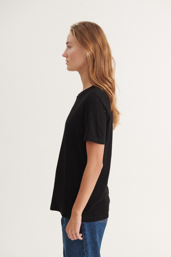 Basic Apparel Kali Tee T-shirts 001 Black